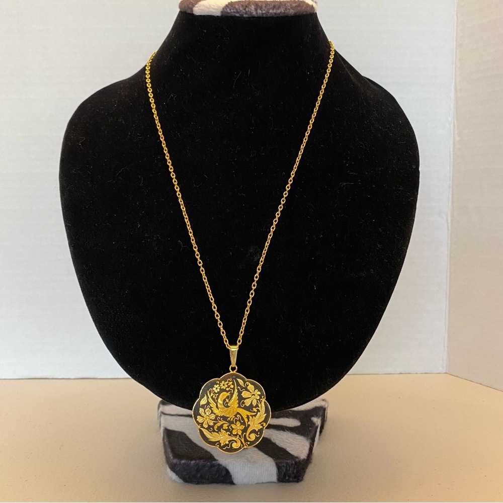 NWOT Gold and black etched bird & floral pendant on gold 11in chain